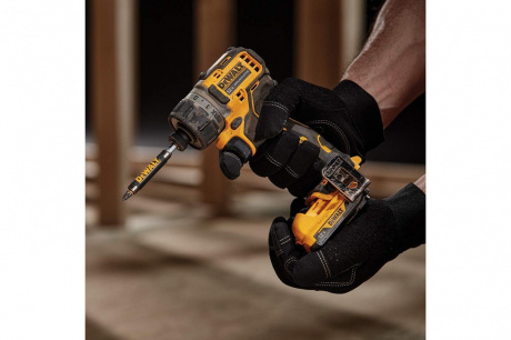 Купить Аккумуляторный шуруповерт DeWalt DCF 601 D2 фото №3